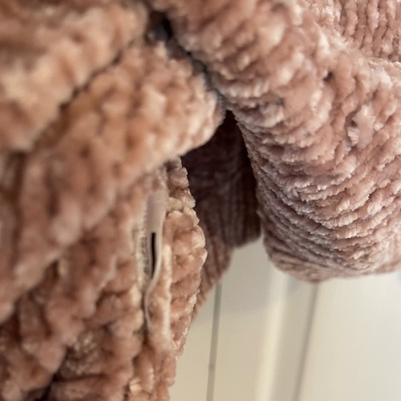 Express Super Soft Chenille Knit Long Sleeve Chunky V-neck Sweater Small - Picture 9 of 9